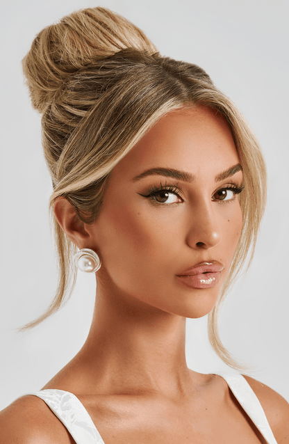 Pearl Studs